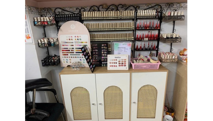 Quận 11 ! HOT HOT ! SANG RẺ TIỆM NAIL MT đường đông – MB 4m x 8m , THUÊ RẺ 9,5 tr ( cọc 12 tr ) , Tel : 0948860867 ( Chính Chủ )